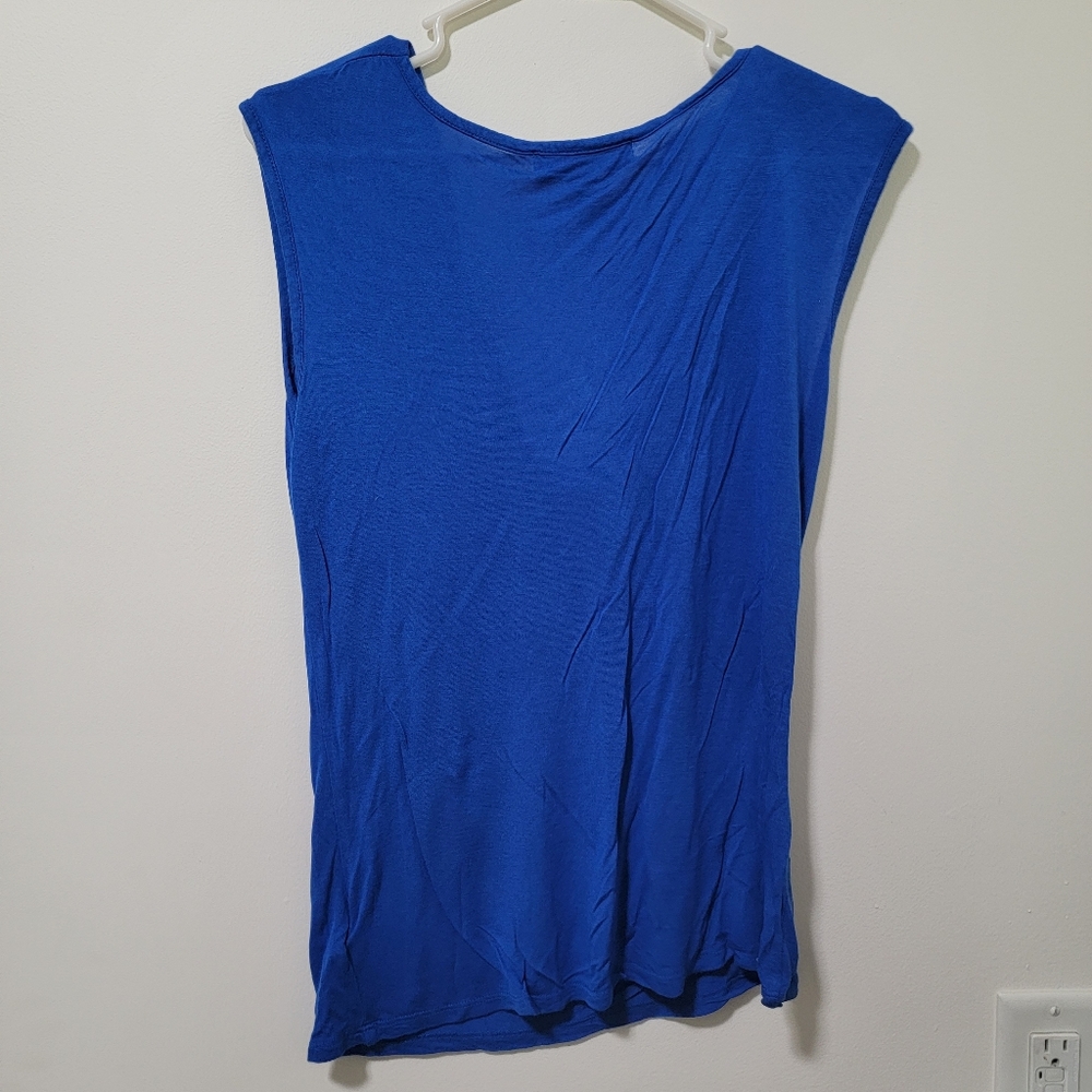 Shirt/tank - Picture 2 of 2
